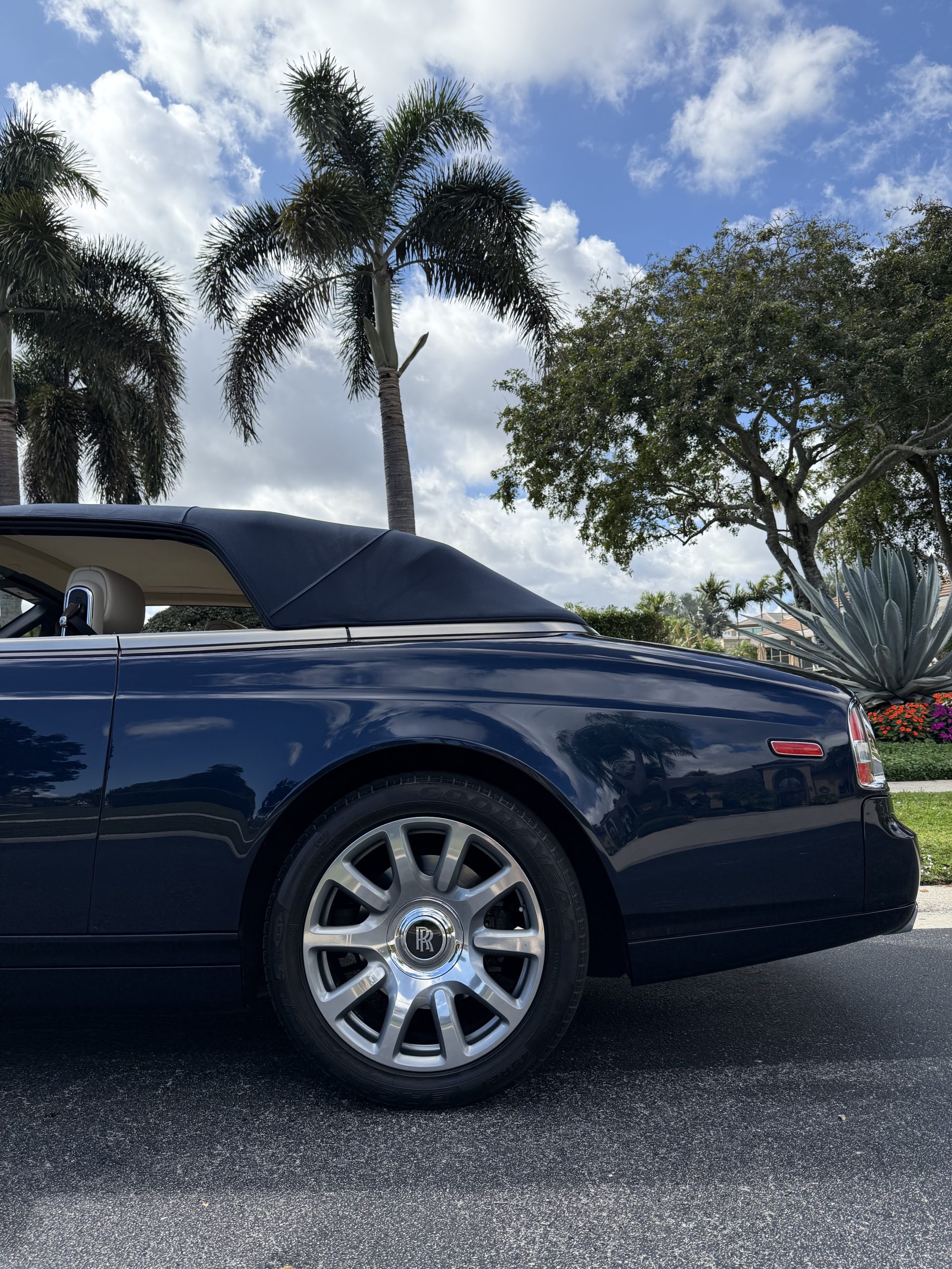 2013 ROLLS ROYCE PHANTOM DROPHEAD COUPE - Image 9