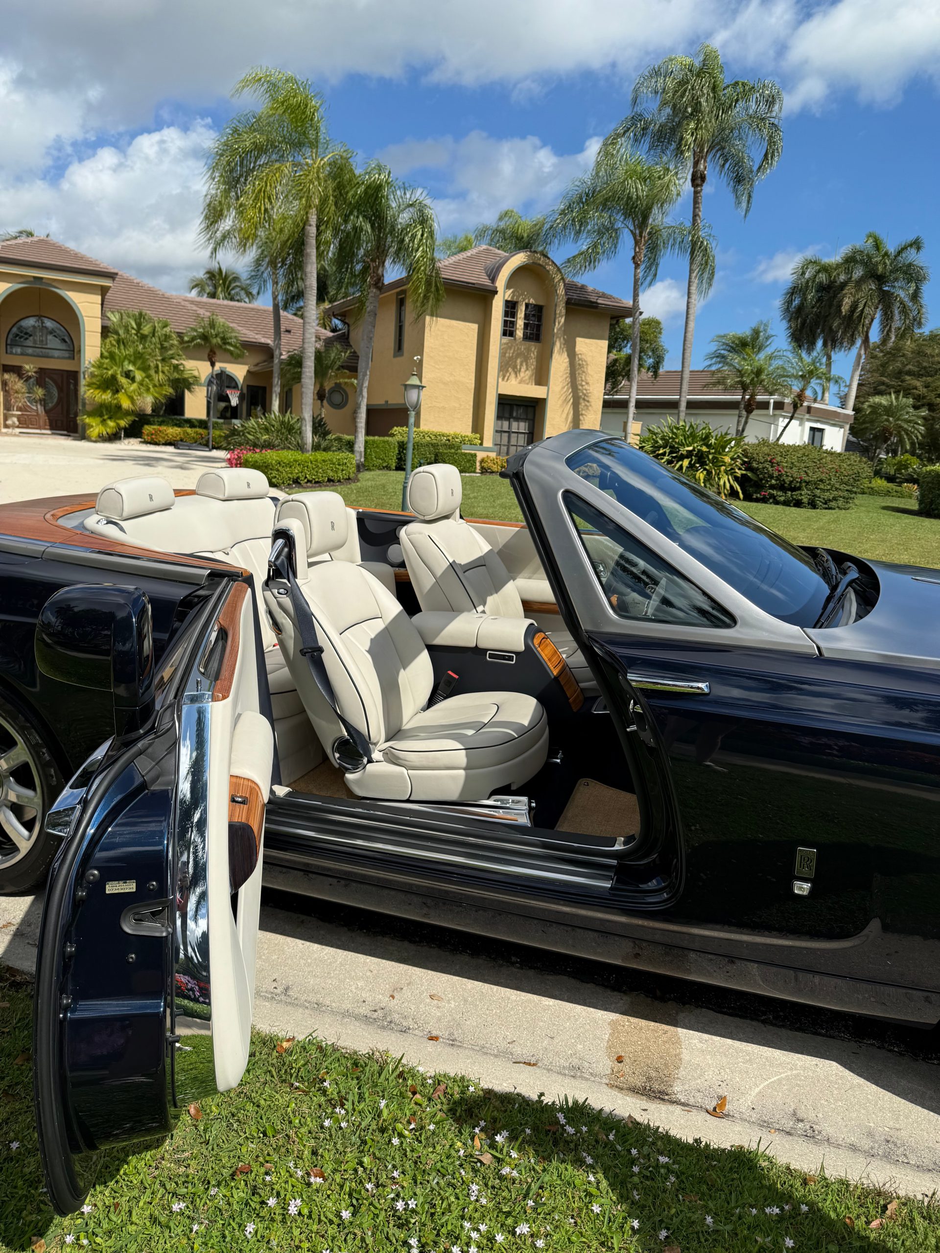 2013 ROLLS ROYCE PHANTOM DROPHEAD COUPE - Image 14