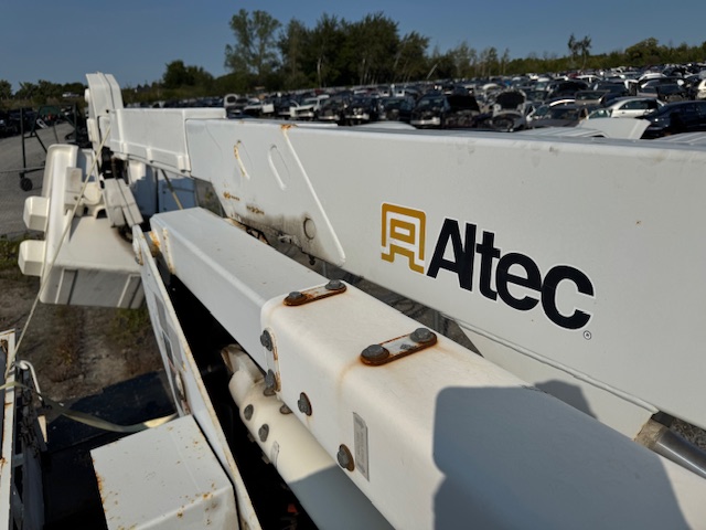 2011 DODGE RAM 5500 BUCKET TRUCK - Image 4