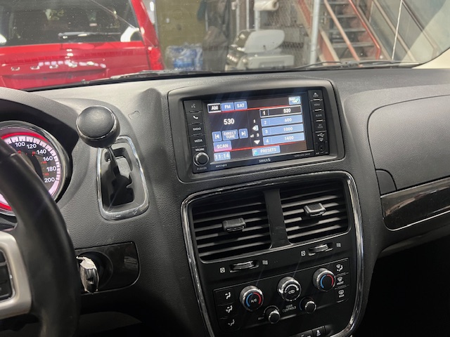 2015 CHRYSLER CARAVAN SE - Image 13