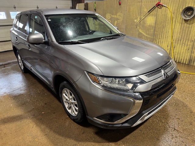 2019 MITSUBISHI OUTLANDER ES AWD - Image 2