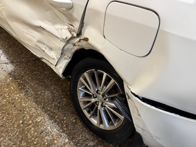 2014 TOYOTA COROLLA LE - Image 4