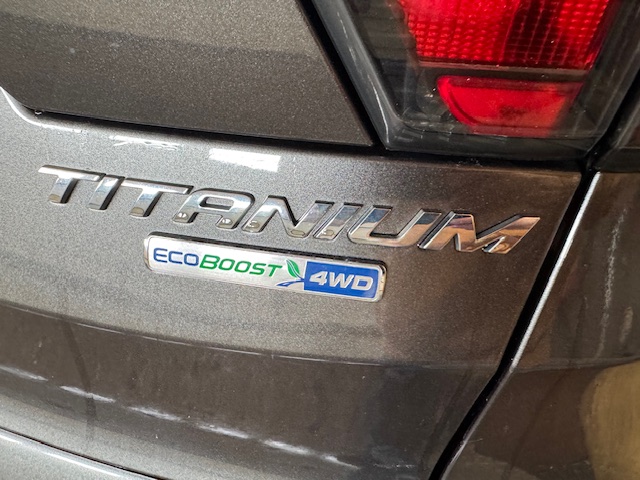 2017 FORD ESCAPE TITANIUM AWD - Image 6