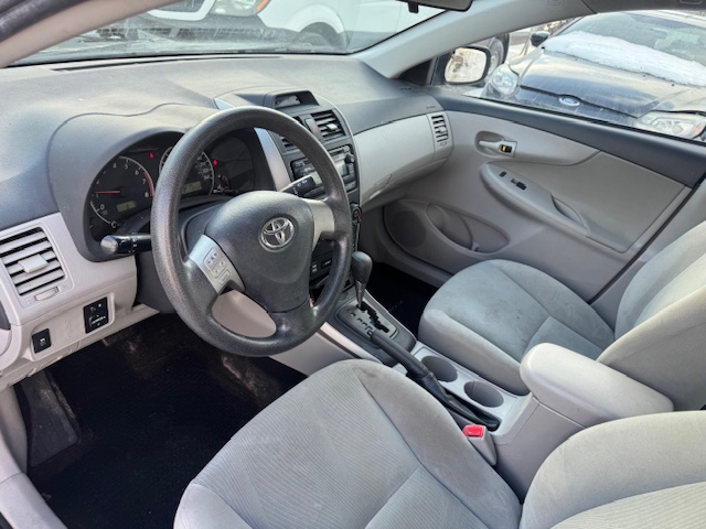 2012 TOYOTA COROLLA LE - Image 11