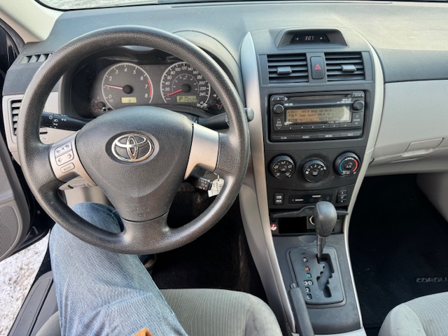 2012 TOYOTA COROLLA LE - Image 9