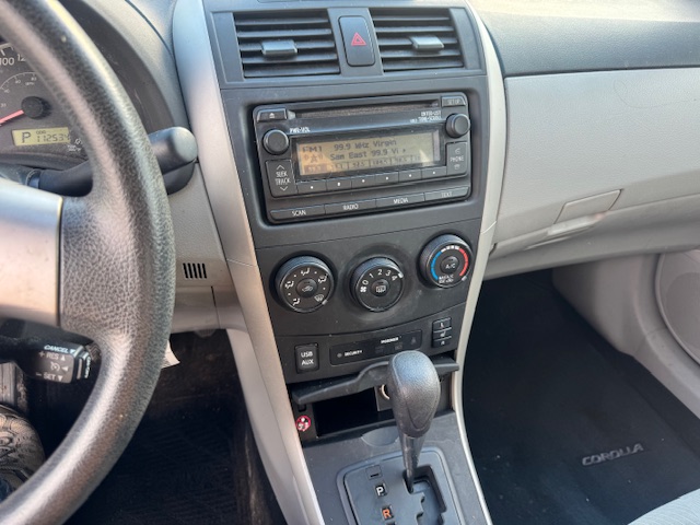 2012 TOYOTA COROLLA LE - Image 8