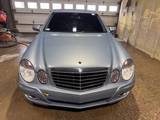 2007 MERCEDES E350 4 MATIC - Image 2