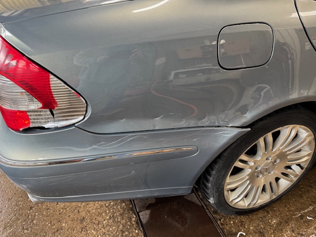 2007 MERCEDES E350 4 MATIC - Image 5