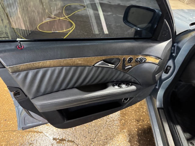 2007 MERCEDES E350 4 MATIC - Image 14