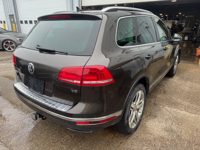 2017 VOLKSWAGEN TOUAREG - Image 4