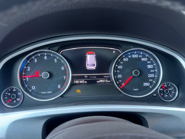 2017 VOLKSWAGEN TOUAREG - Image 8