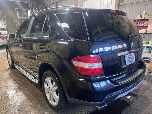 2008 MERCEDES ML320 DIESEL WITH ONLY 175,000 ORIGINAL KM!! - Image 4