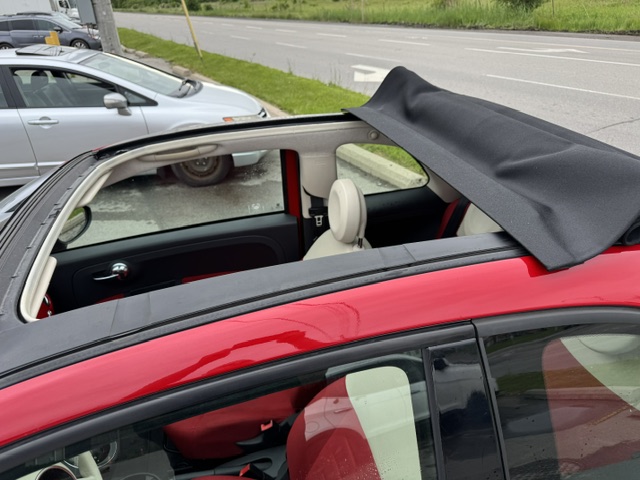 2014 FIAT 500C - Image 5