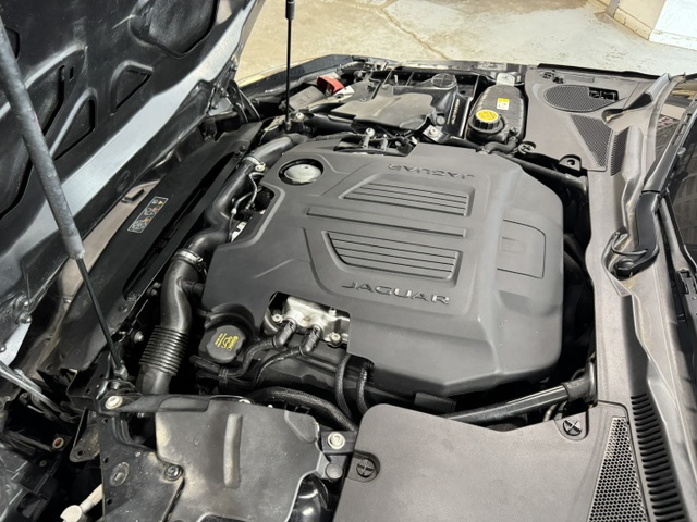 2019 JAGUAR F TYPE R DYNAMIC - Image 16