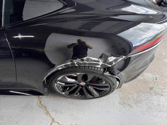 2019 JAGUAR F TYPE R DYNAMIC - Image 8