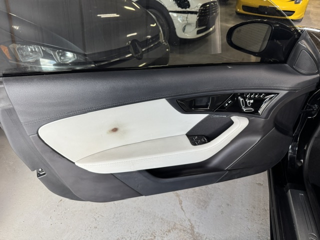 2019 JAGUAR F TYPE R DYNAMIC - Image 9