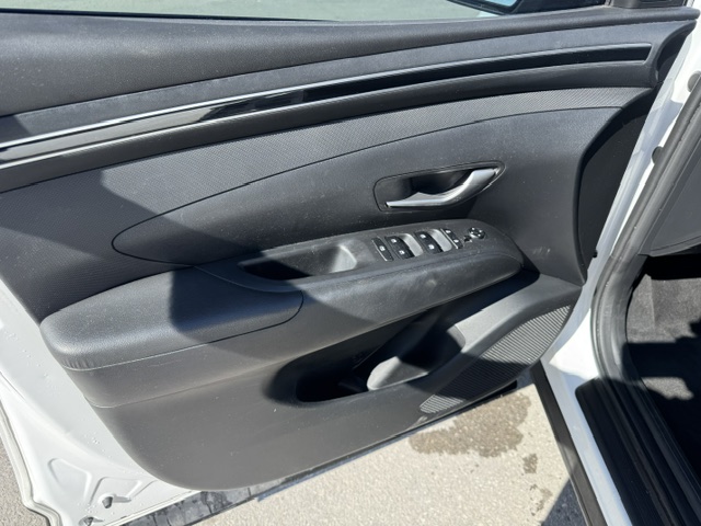 2023 HYUNDAI TUCSON SEL AWD - Image 8