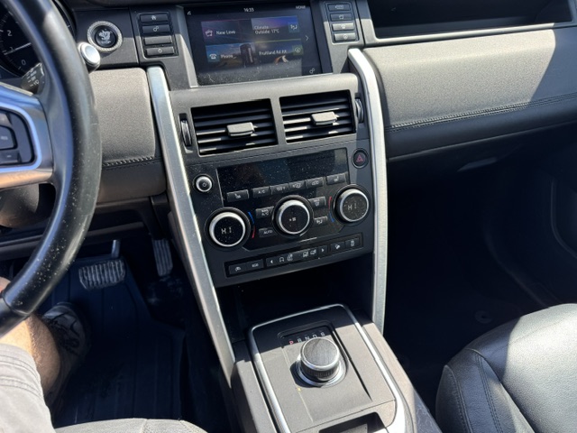 2017 LAND ROVER DISCOVERY - Image 12