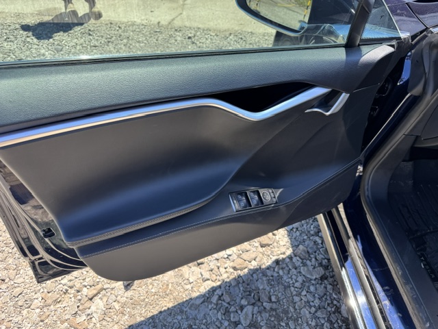 2014 TESLA MODEL S 60 - Image 11
