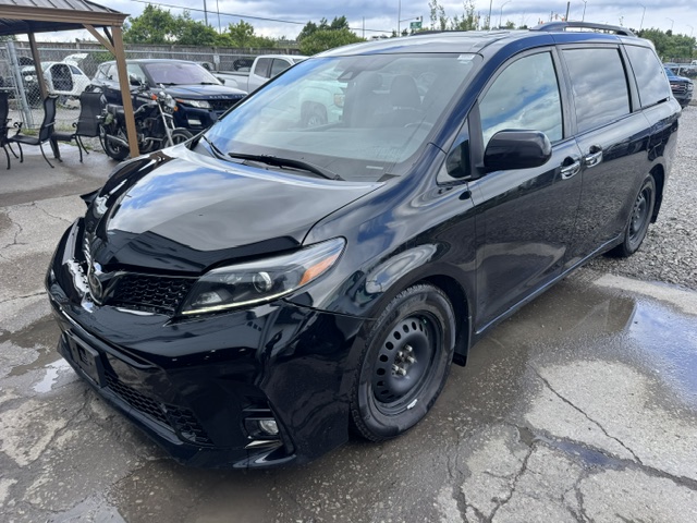 2020 TOYOTA SIENNA SE