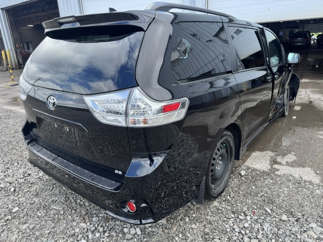 2020 TOYOTA SIENNA SE - Image 6