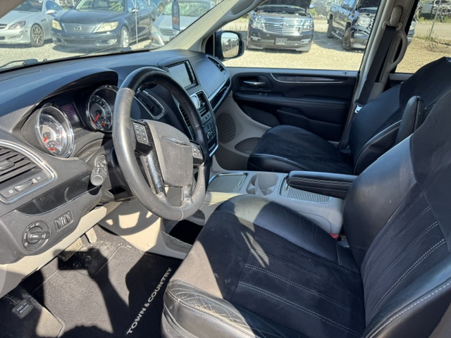 2016 CHRYSLER TOWN AND COUNTRY - Image 10