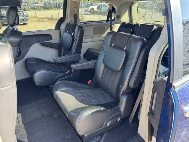 2016 CHRYSLER TOWN AND COUNTRY - Image 13