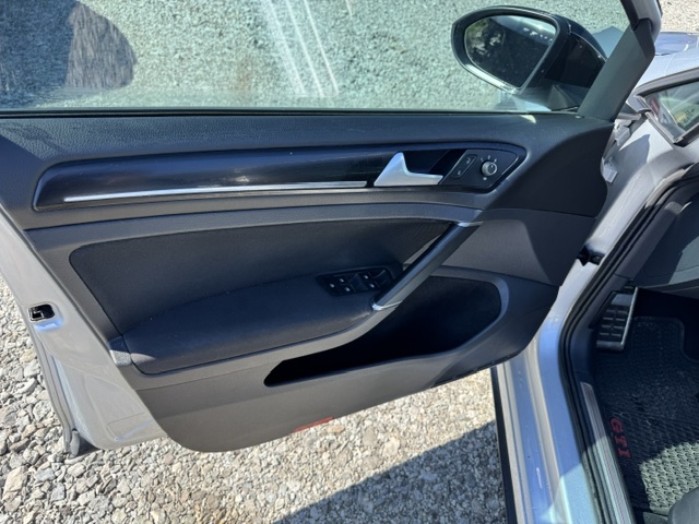 2016 VOLKSWAGEN GOLF GTI - Image 10