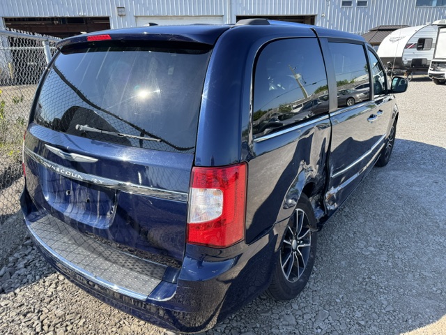 2016 CHRYSLER TOWN AND COUNTRY - Image 4