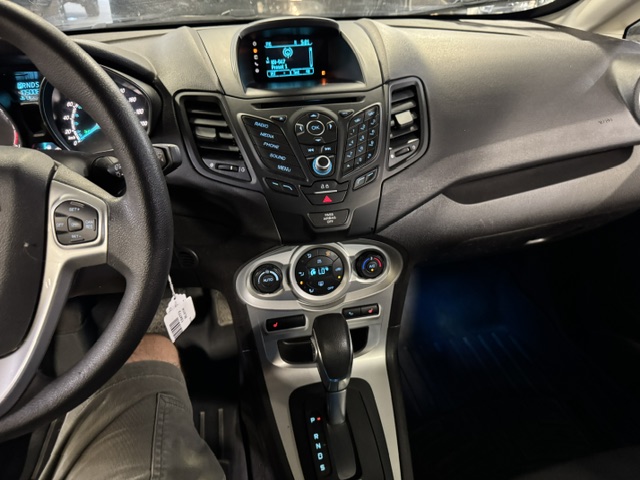 2017 FORD FIESTA SE - Image 6