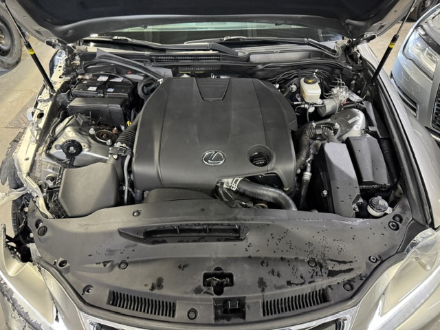 2014 LEXUS IS250 AWD - Image 11