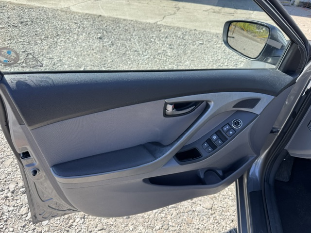2014 HYUNDAI ELANTRA GL - Image 9