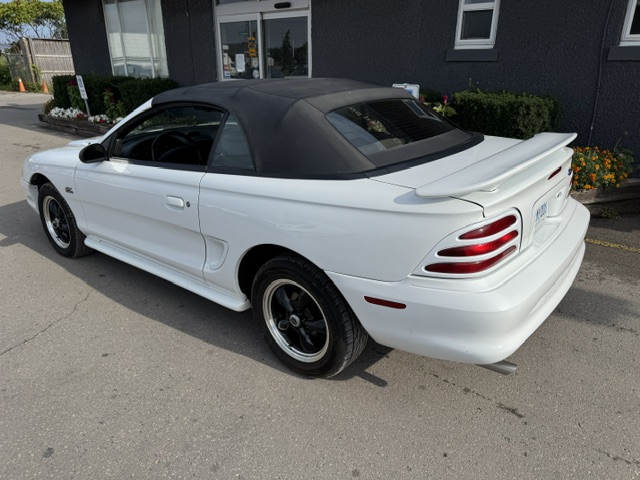 1995 MUSTANG GT ONLY 24,000 KMS - Image 5