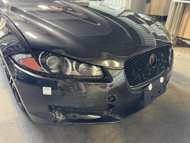 2015 JAGUAR XF - Image 2