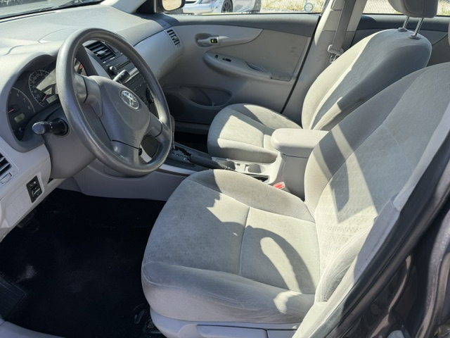 2009 TOYOTA COROLLA WITH 92,000 ORIGINAL KM! - Image 6