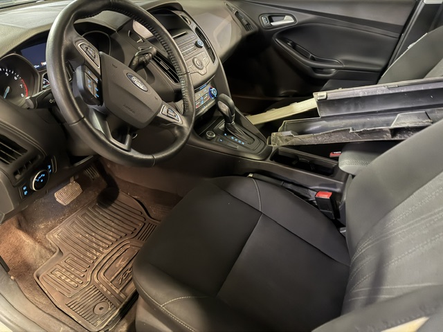2017 FORD FOCUS SE WITH ONLY 37,232 ORIGINAL KM! - Image 11